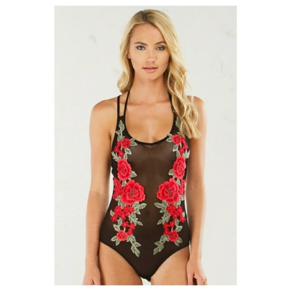 Top Chic Tops - 1 Sm ⭐️HP⭐ Sheer Rose Appliqué BodySuit
